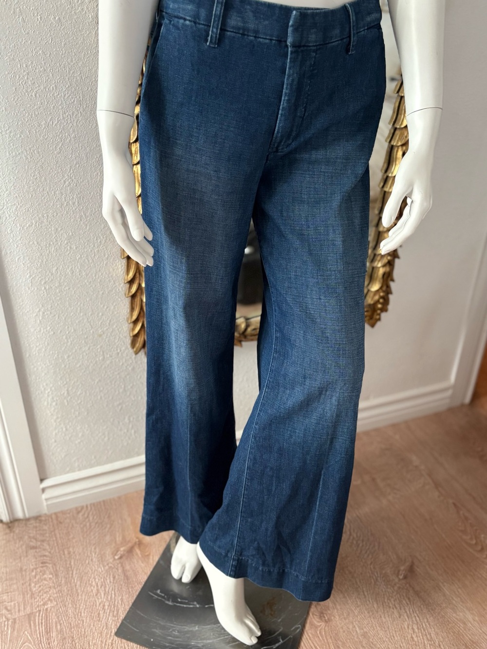 Frank & Eileen West Village Wide-Leg Trouser
Italian Dream Light
Denim S/4 $348 - Picture 4 of 14